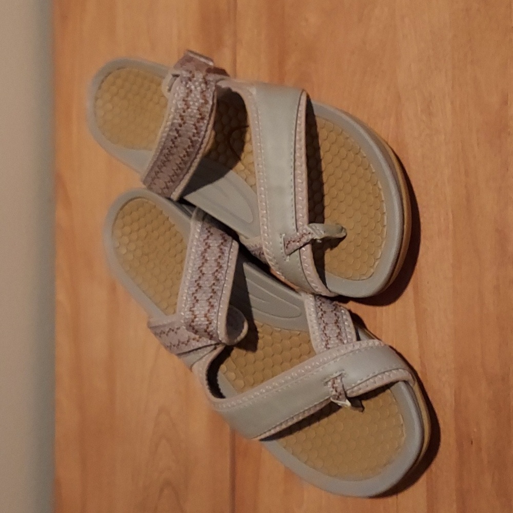 BareTraps Tan and Cream Sandals - Picture 2 of 6